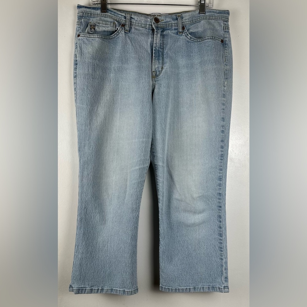 Jean Star Women’s Size 14 Cropped Jeans Light Wash Mid Rise Straight Leg Capris